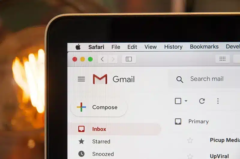 Review dan Kirimkan Email Anda Review dan Kirimkan Email Anda