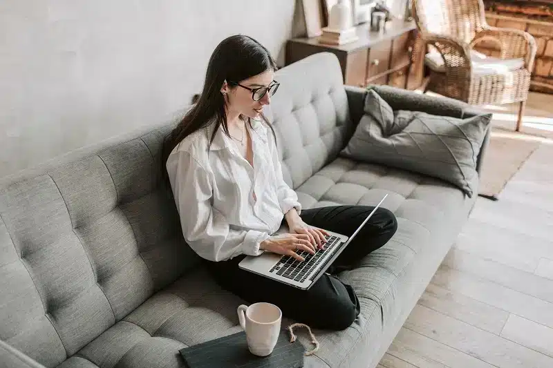 Keempat, Cara Jualan Online Laris di Facebook adalah Menuliskan deskripsi yang lengkap dan jujur