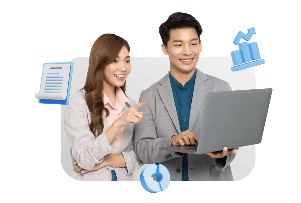 Dua profesional mengenakan jas berdiskusi sambil melihat layar laptop di lingkungan yang terorganisir, dikelilingi grafik dan catatan.