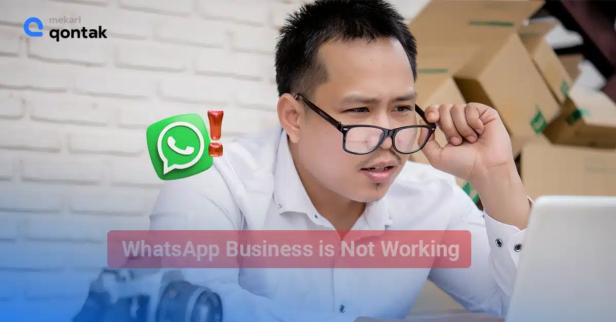 Seorang profesional duduk di meja, tampak berpikir serius dengan laptop di depan, sementara latar belakang mencakup kotak-kotak yang mengindikasikan kegiatan bisnis.