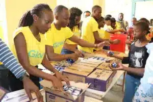 Glovo Cares Volunteer Week Contoh Corporate Social Responsibility - Glovo Cares Volunteer Week