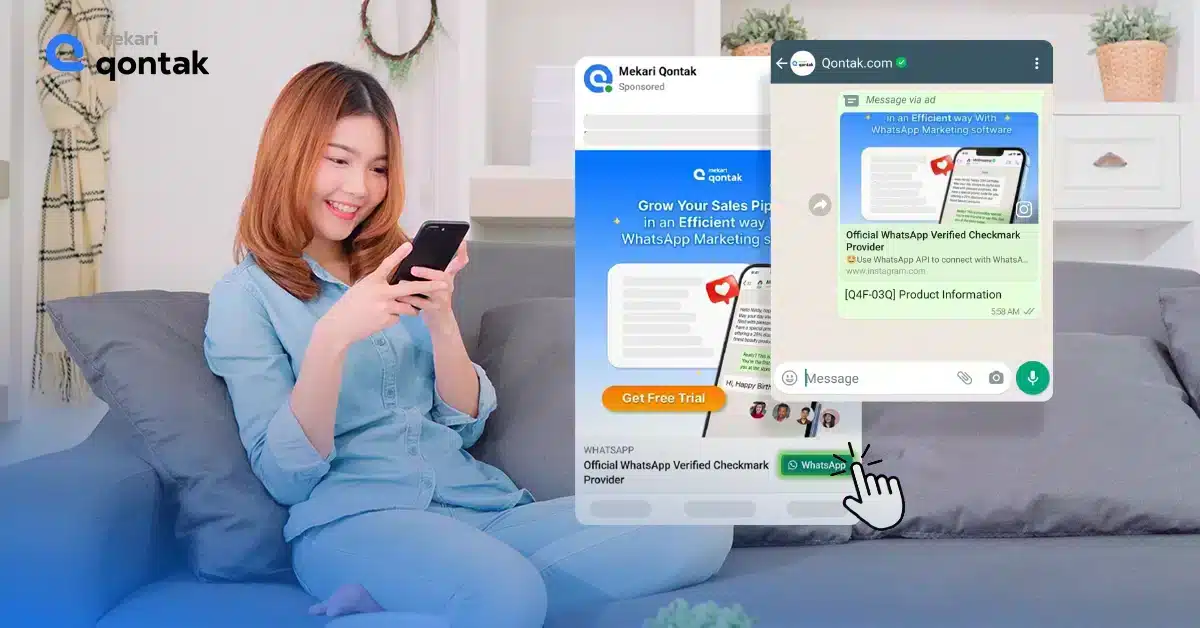 Seorang wanita duduk di sofa, menggunakan ponsel untuk menjelajahi informasi terkait pemasaran WhatsApp dari aplikasi yang ditampilkan di layar.