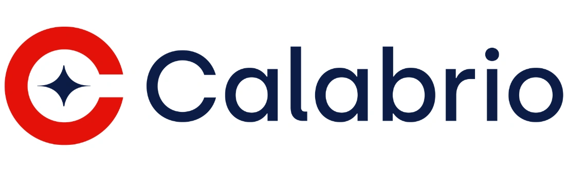 Logo Calabrio, beraksi dalam menonjolkan identitas merek melalui desain sederhana dan elegan, berfungsi sebagai simbol dalam konteks teknologi dan analitik.