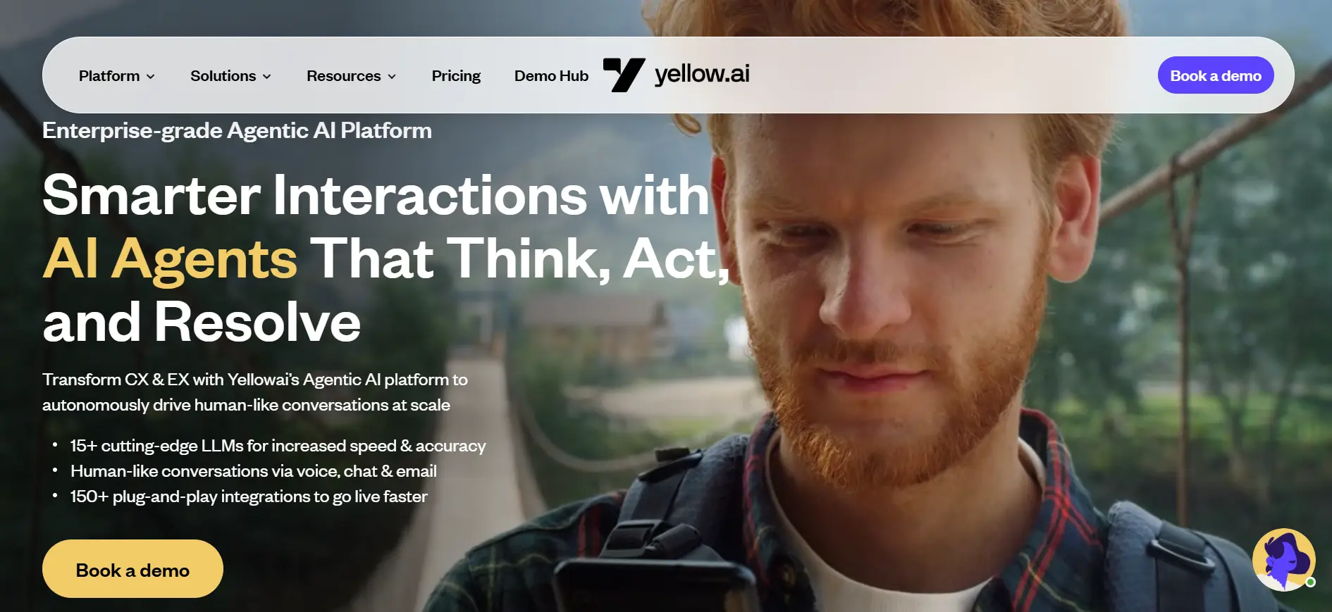 Landing Page Yellow.ai platform conversational ai terbaik-Seorang pengguna terlibat dalam interaksi teknologi, dikelilingi oleh lingkungan alami yang hijau, memperlihatkan inovasi dalam penggunaan agen AI.
