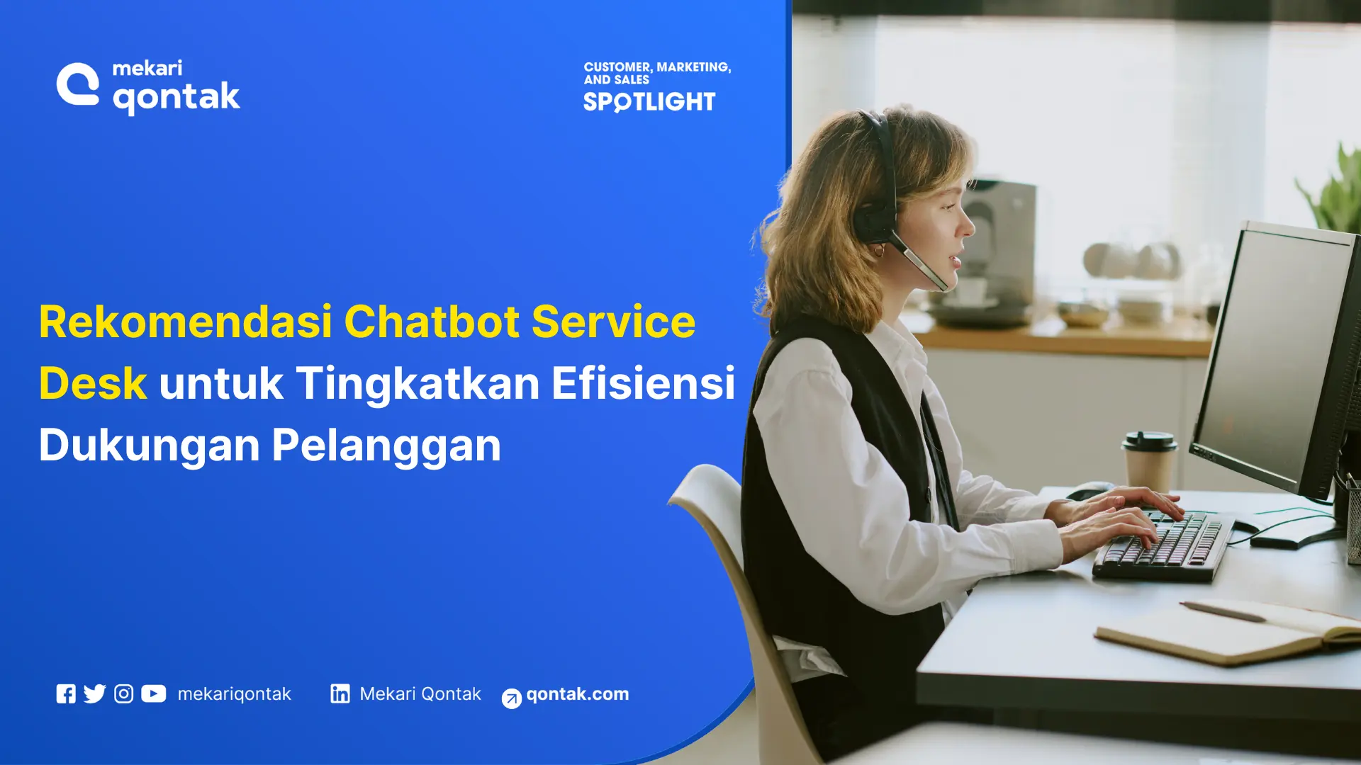 Pengguna menggunakan komputer dengan headset di ruang kerja yang terang, fokus pada rekomendasi layanan chatbot untuk meningkatkan dukungan pelanggan.