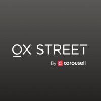 Logo dengan teks "OX STREET" dan ikon sederhana, menandakan identitas merek yang berhubungan dengan platform jual beli, menggunakan latar belakang gelap.