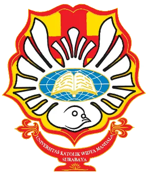 Lambang Universitas Katolik Widya Mandala Surabaya menampilkan burung merpati sebagai simbol perdamaian, dikelilingi elemen buku dan warna cerah, mencerminkan pendidikan dan spiritualitas.