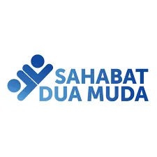 Dua sosok manusia bergembira menampilkan interaksi persahabatan, dengan teks "Sahabat Dua Muda" yang menunjukkan fokus pada hubungan dan solidaritas antar generasi.
