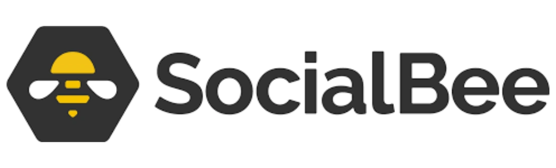 Logo hexagonal berwarna hitam dengan gambar lebah kuning di tengah, mewakili layanan manajemen media sosial yang bernama SocialBee, menggambarkan kolaborasi dan produktivitas.