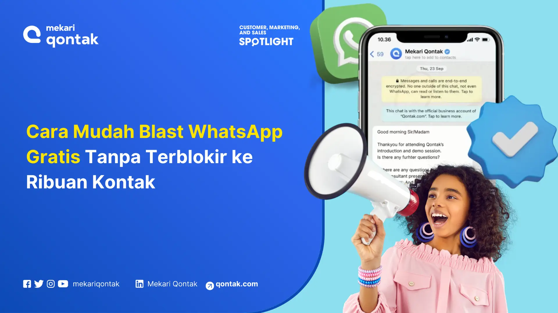 Ponsel menampilkan obrolan WhatsApp dengan tanda centang biru, sementara seseorang menggunakan megafon untuk memberikan informasi tentang cara mengirim pesan massal.